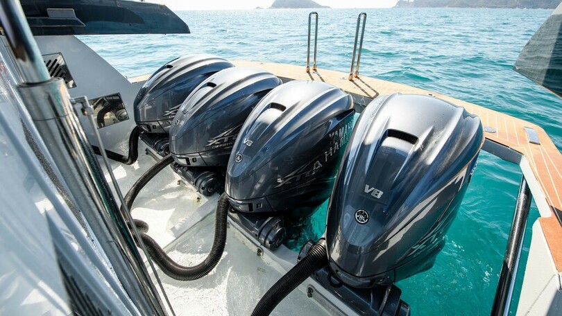 Vier Yamaha-Außenborder treiben Yacht mit 1700 PS an 
