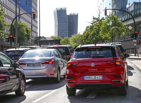 Statistik: Pkw-Dichte in Deutschland und Europa - Volle Straßen