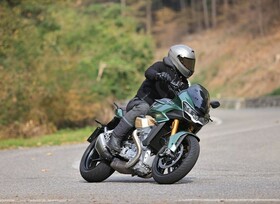 Fahrbericht Moto Guzzi V100 Mandello S: Beflügelnd 
