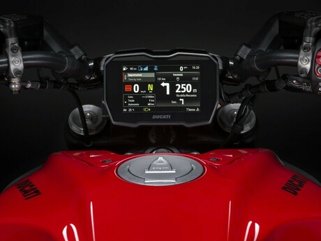 Ducati bringt Turn-by-Turn-Navigation für Desert X und Diavel V4