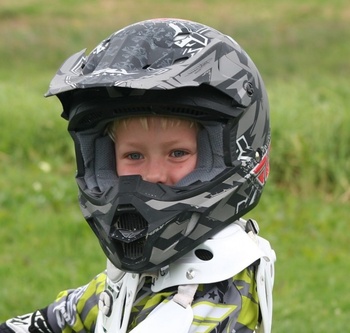 Mini Rider: Kinder sicher auf dem Motorrad mitnehmen Mini Rider: Kinder sicher auf dem Motorrad mitnehmen
