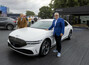 Der Genesis G90 massiert auch die Füße