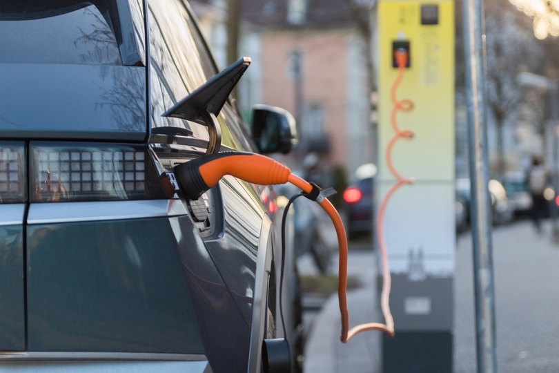 E-Auto-Bonus für Selbstständige: Jetzt besser leasen als kaufen E-Auto-Bonus für Selbstständige: Jetzt besser leasen als kaufen