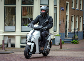 Tipp: Unterwegs mit dem Motorroller - Nicht ohne Schutzkleidung