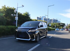 Im Lexus LM durch Shenzhen - Raumfahrt erster Klasse