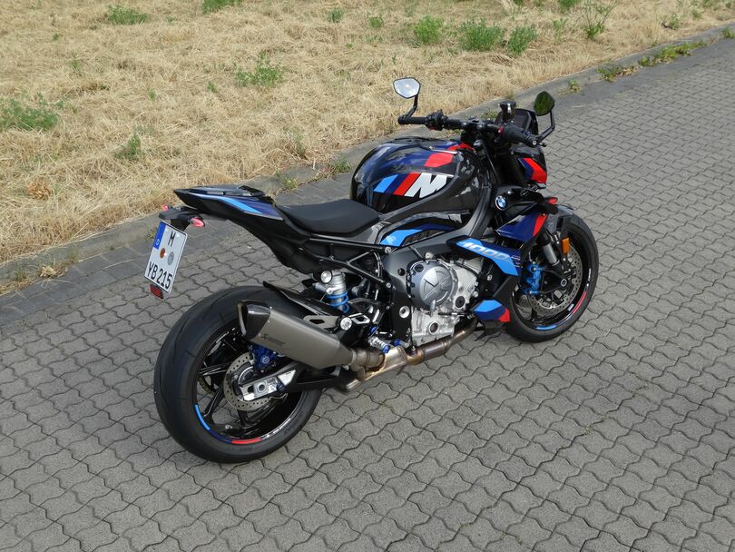 Test: BMW M 1000 R - Zwischen Track und Alltag 