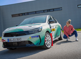 Kunterbunter Opel Corsa Rally Electric