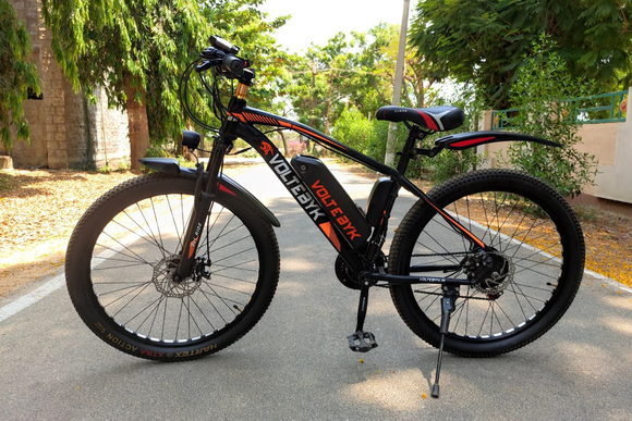 Fahrrad-Reparatur nach einem Unfall