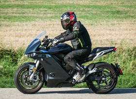 Test: Zero SR/S - Fährt gut, lädt schlecht 
