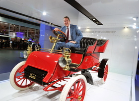 120 Jahre Ford Motor Company - Gegen den Wind abheben