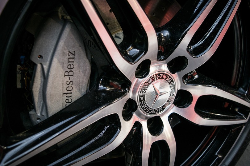 Von ABS bis Spurhalteassistent: Technische Features für sicheres Fahren Von ABS bis Spurhalteassistent: Technische Features für sicheres Fahren