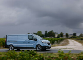 Renault Trafic E-Tech Electric schafft bis zu 322 Kilometer