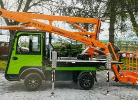 Die erste elektrische Arbeitsbühne mit Straßenzulassung