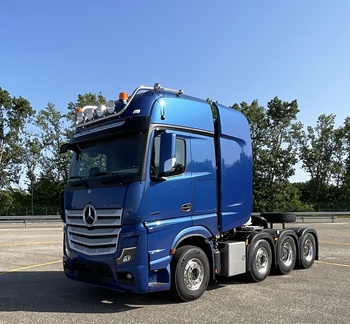 300.000 Sonderumbauten bei der Mercedes Benz Lkw Manufaktur 300.000 Sonderumbauten bei der Mercedes Benz Lkw Manufaktur