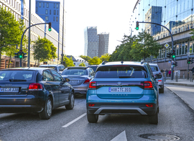 Pkw-Markt  - Einbruch bei Privatkunden und E-Mobilen 