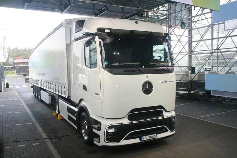 Der Mercedes-Benz e-Actros geht auf die Langstrecke
