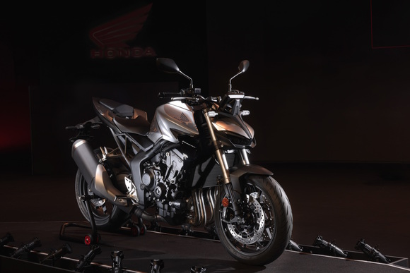 Honda CB 1000 Hornet - Dicker Brummer