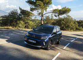 Fliegender Teppich auf vier Rädern