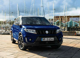 Suzuki Vitara taucht tief ein