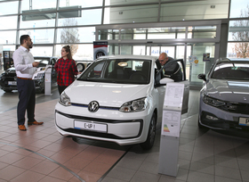 Neuwagenmarkt  - Autohandel rechnet mit Nachfrage-Rückgang 