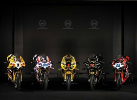 Ducati feiert das Triple mit einem Replica-Quintett
