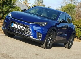 Fahrbericht Lexus LBX: Kleiner Crossover mit großen Ambitionen