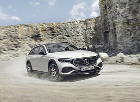 Mercedes-Benz: Pkw auf Vorjahres- und Vans auf Rekordniveau