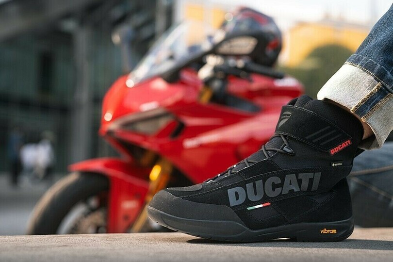 Ducati am Fuß