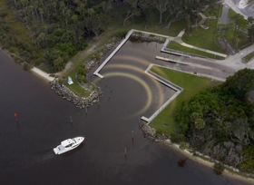 Automatisiertes Bootfahren  - Anlegeassistent steuert in die Lücke 