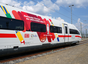 Deutsche Bahn zur EM - ICE im Fußball-Design