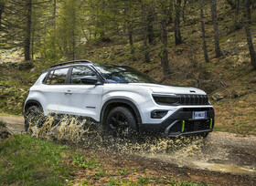 Jeep Avenger 4xe: Ab ins Gelände