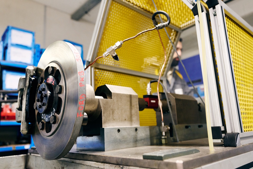 Hitachi Astemo entwickelt Bremsen der Zukunft - Smarte Stopper