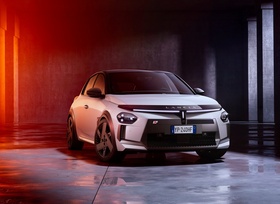 Lancia Ypsilon HF und Lancia Ypsilon Rally 4 HF am Start