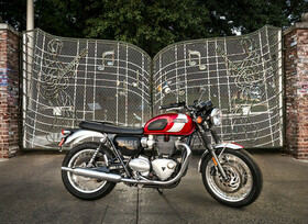 Triumph legt die Bonneville als limitierte Elvis-Edition auf