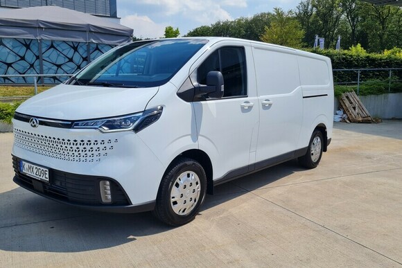 Maxus drückt aufs Pedal