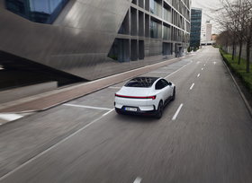 Fahrbericht Polestar 4  - Der Trick mit dem Heck 