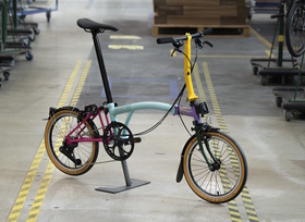 Erste recycelte Fahrradfelge   - 100-prozentig Schrott