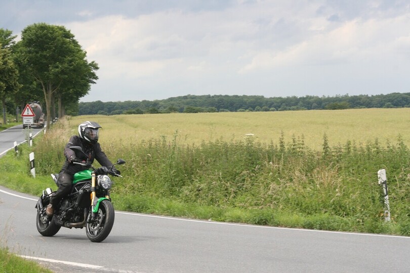 Motorr?der laufen gut, Roller und 125er weniger