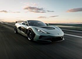 In weniger als neun Sekunden stehen 300 auf dem Tacho