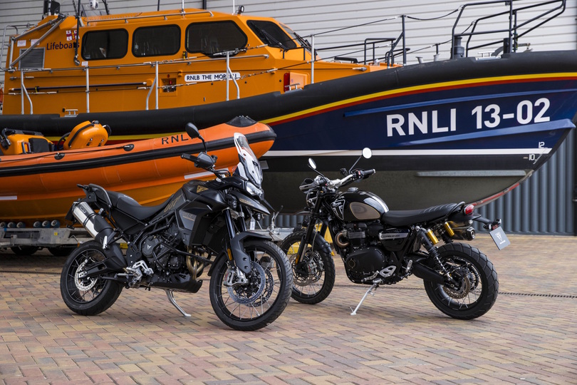 Triumph-Sondermodelle für den guten Zweck - Bond-Bikes mit Craig-Signatur