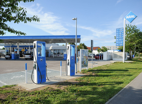Ladesäulen an Tankstellen  - „2028 ist machbar“