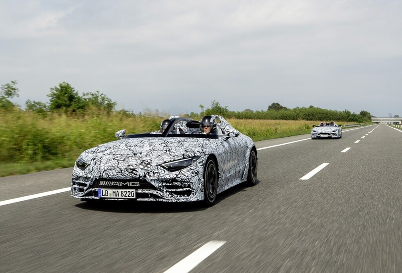 Der Mercedes-AMG Pure Speed nähert sich der Zielgeraden