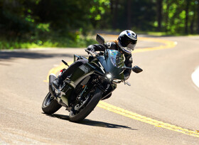 Yamaha kleidet die R3 neu ein