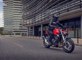 Die Hornisse sticht auch mit 1000 Kubik