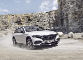 Mercedes Plug-in-Strategie - Die Stecker-Pädagogen