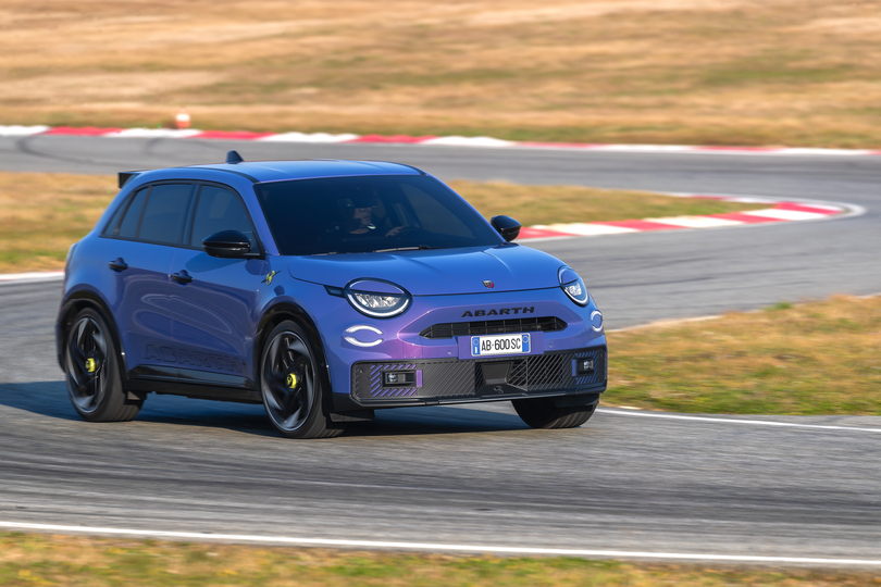 Fahrbericht: Abarth 600e  - Stachel unter Strom 