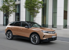 Opel Grandland  - Elektroversion startet in Deutschland