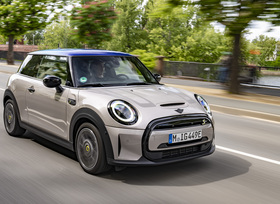 Ab April in Bayern  - Frei Parken für E-Autos 