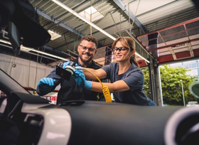 Tipp: Steinschlag reparieren  - Nicht immer muss die Scheibe raus