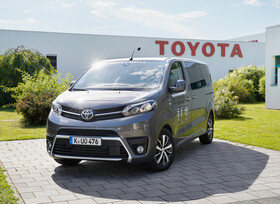 Toyota schafft über 100.000 Fahrzeuge